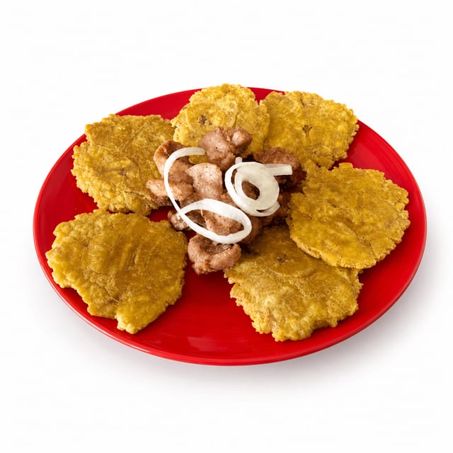 Chicharrones de Pollo con Tostones.